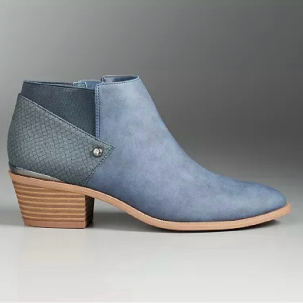 Simply Vera Wang Vienna Blue Almond Toe Ankle Tip Booties